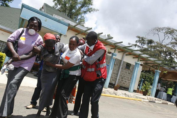 Relatives of Garrisa attack victims at Chiromo Mortuary