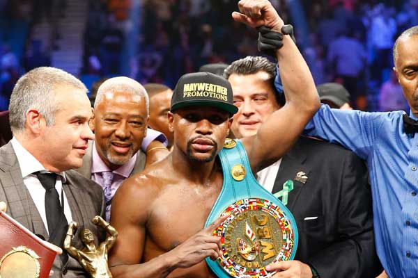 Floyd Mayweather celebrates
