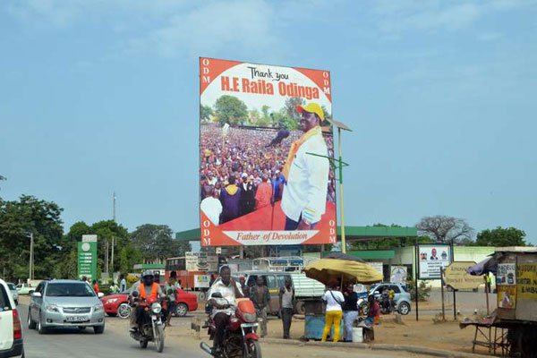 IEBC warns politicians against early campaigns