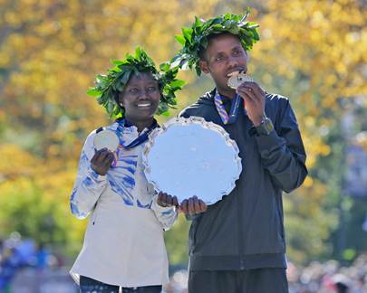 Mary Keitany and Lelisa Desisa
